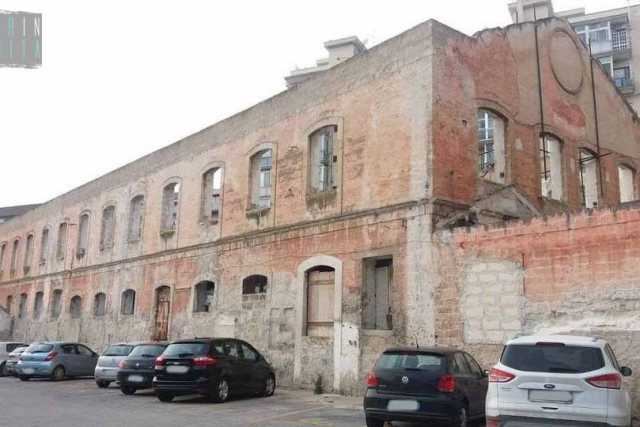 L'ex filanda Costantino: una"cattedrale nel deserto" che si staglia su Bari da 150 anni